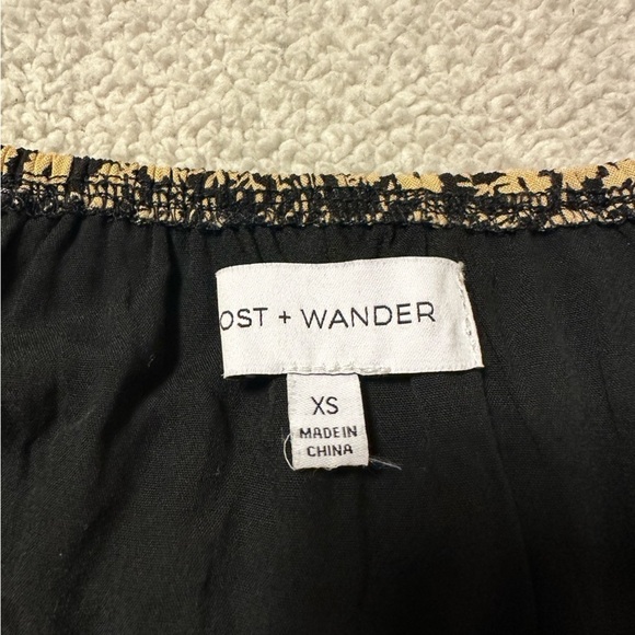 Lost + Wander Pick Me Golden Hour Smock Waist Top Crop Tan Black Floral - Picture 8 of 11